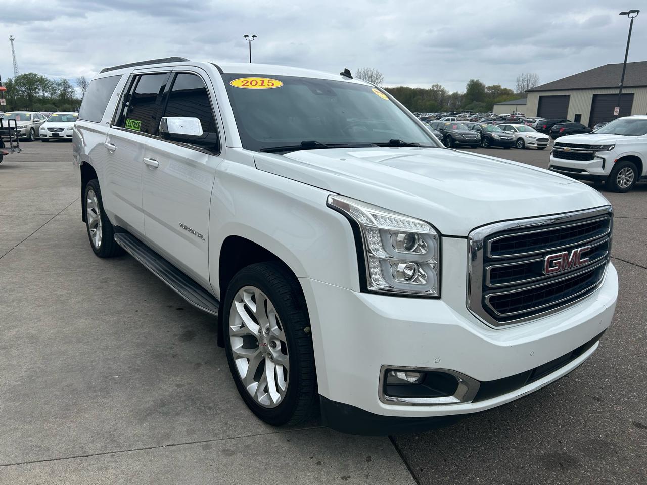 GMC Yukon XL SLT 1/2 Ton 4WD 2015