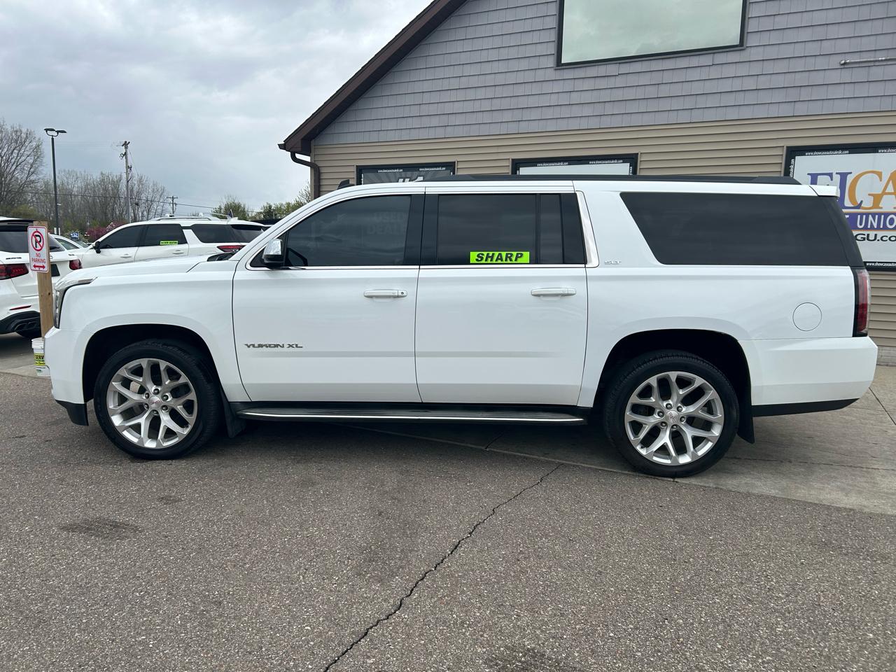 GMC Yukon XL SLT 1/2 Ton 4WD 2015