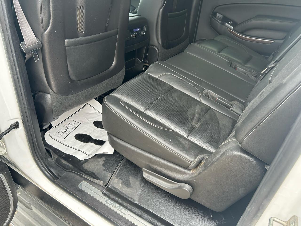 GMC Yukon XL SLT 1/2 Ton 4WD 2015