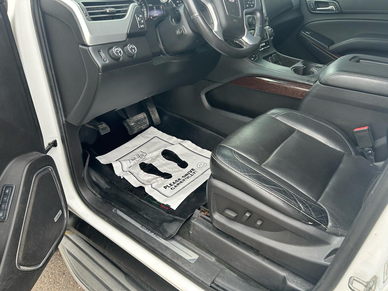 GMC Yukon XL SLT 1/2 Ton 4WD 2015