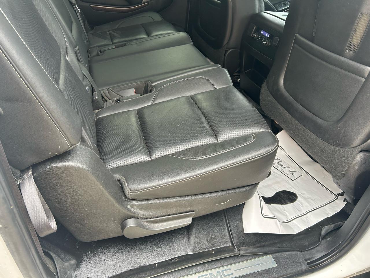GMC Yukon XL SLT 1/2 Ton 4WD 2015