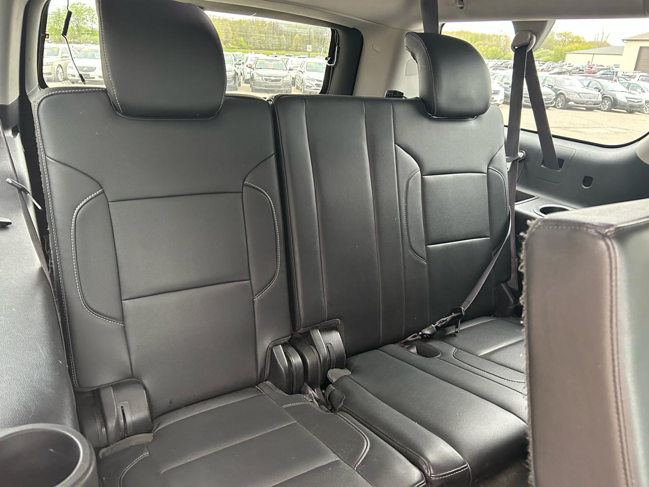 GMC Yukon XL SLT 1/2 Ton 4WD 2015