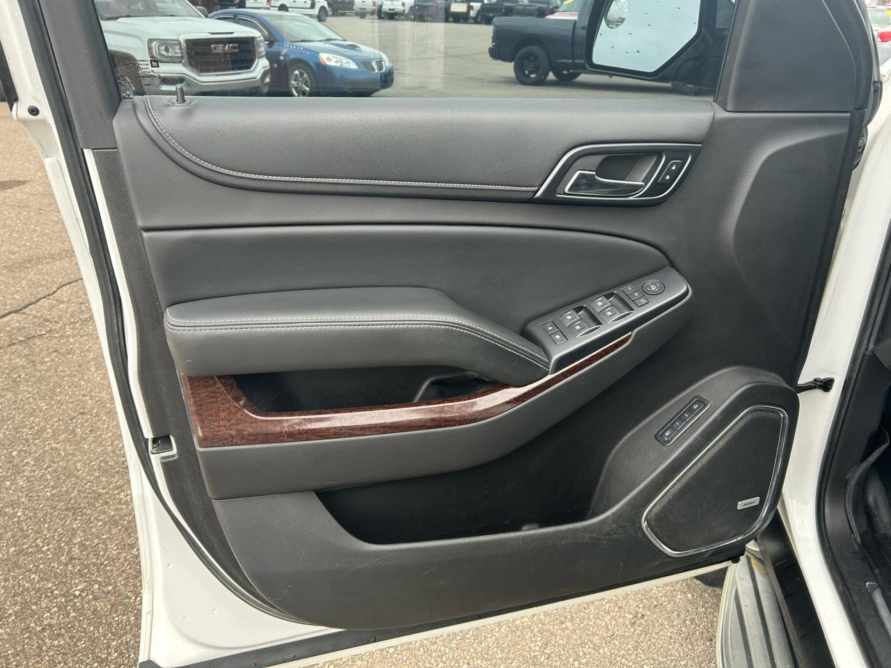 GMC Yukon XL SLT 1/2 Ton 4WD 2015