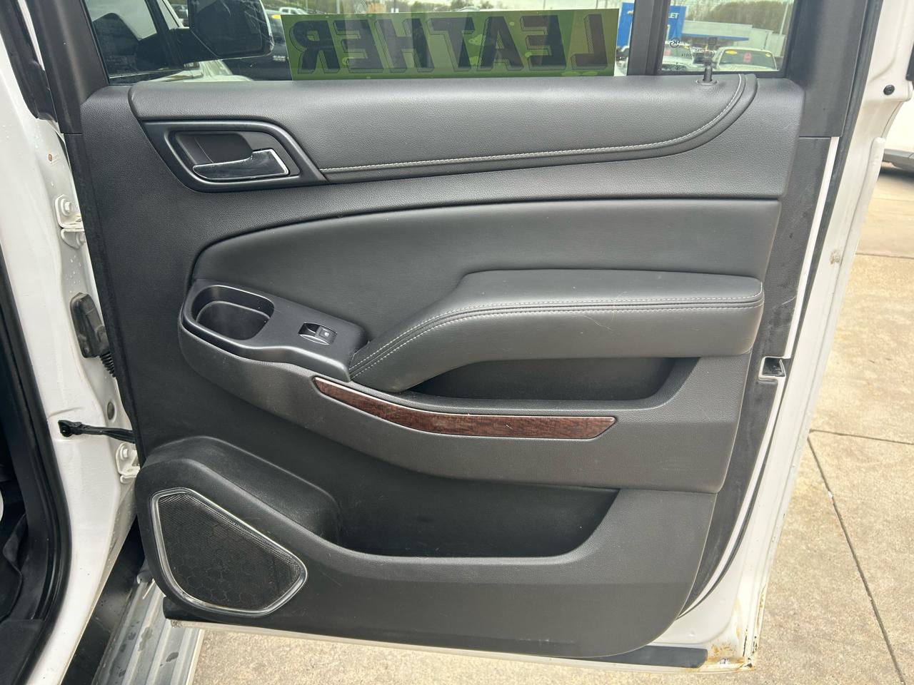 GMC Yukon XL SLT 1/2 Ton 4WD 2015