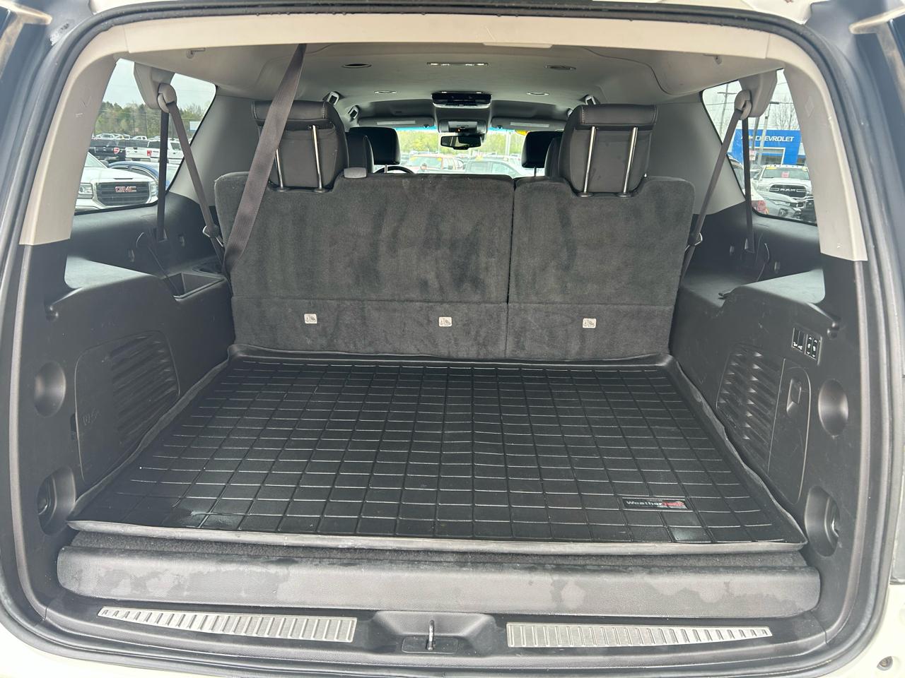 GMC Yukon XL SLT 1/2 Ton 4WD 2015