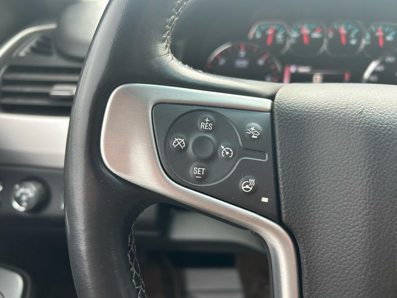 GMC Yukon XL SLT 1/2 Ton 4WD 2015