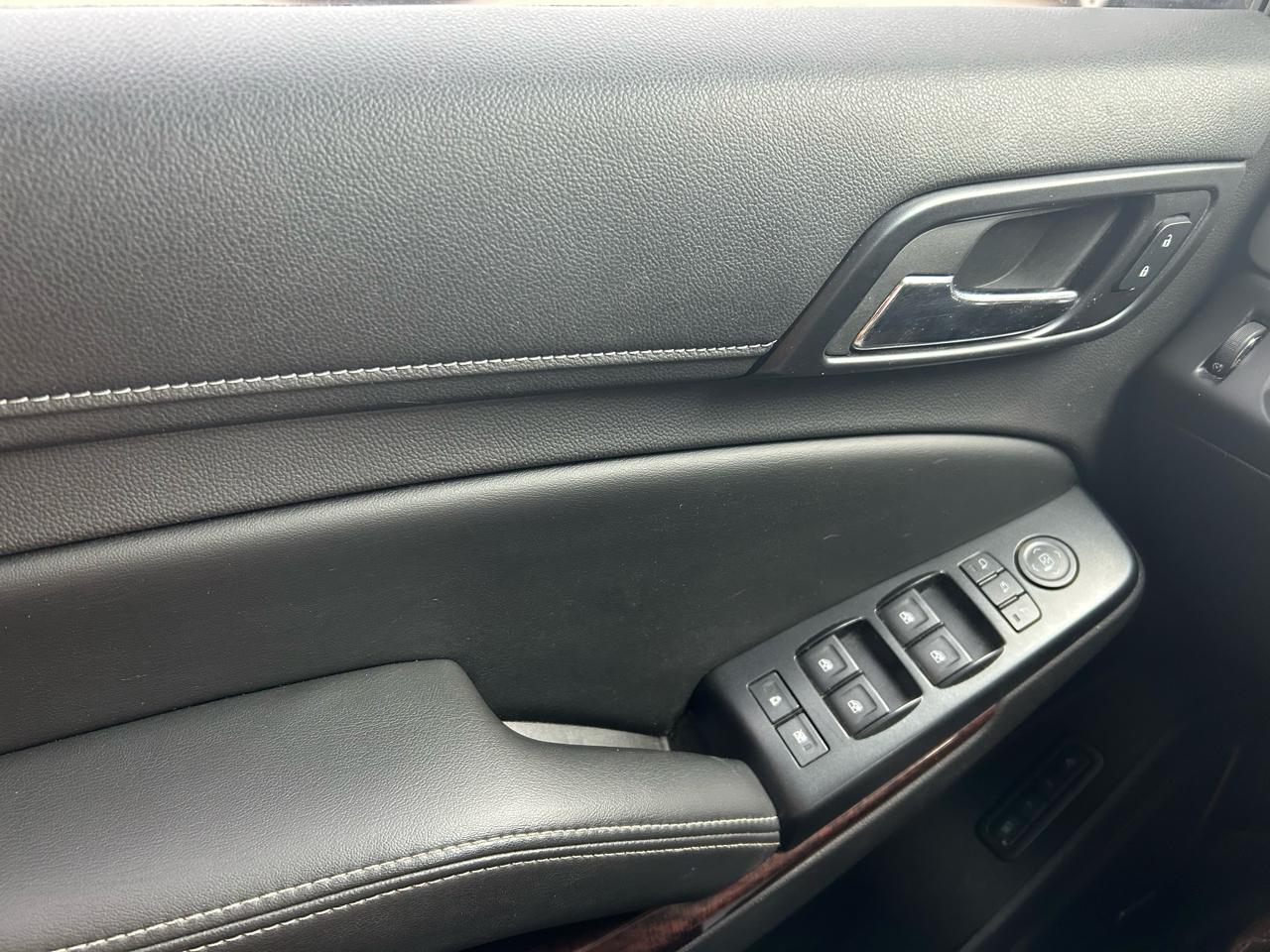 GMC Yukon XL SLT 1/2 Ton 4WD 2015