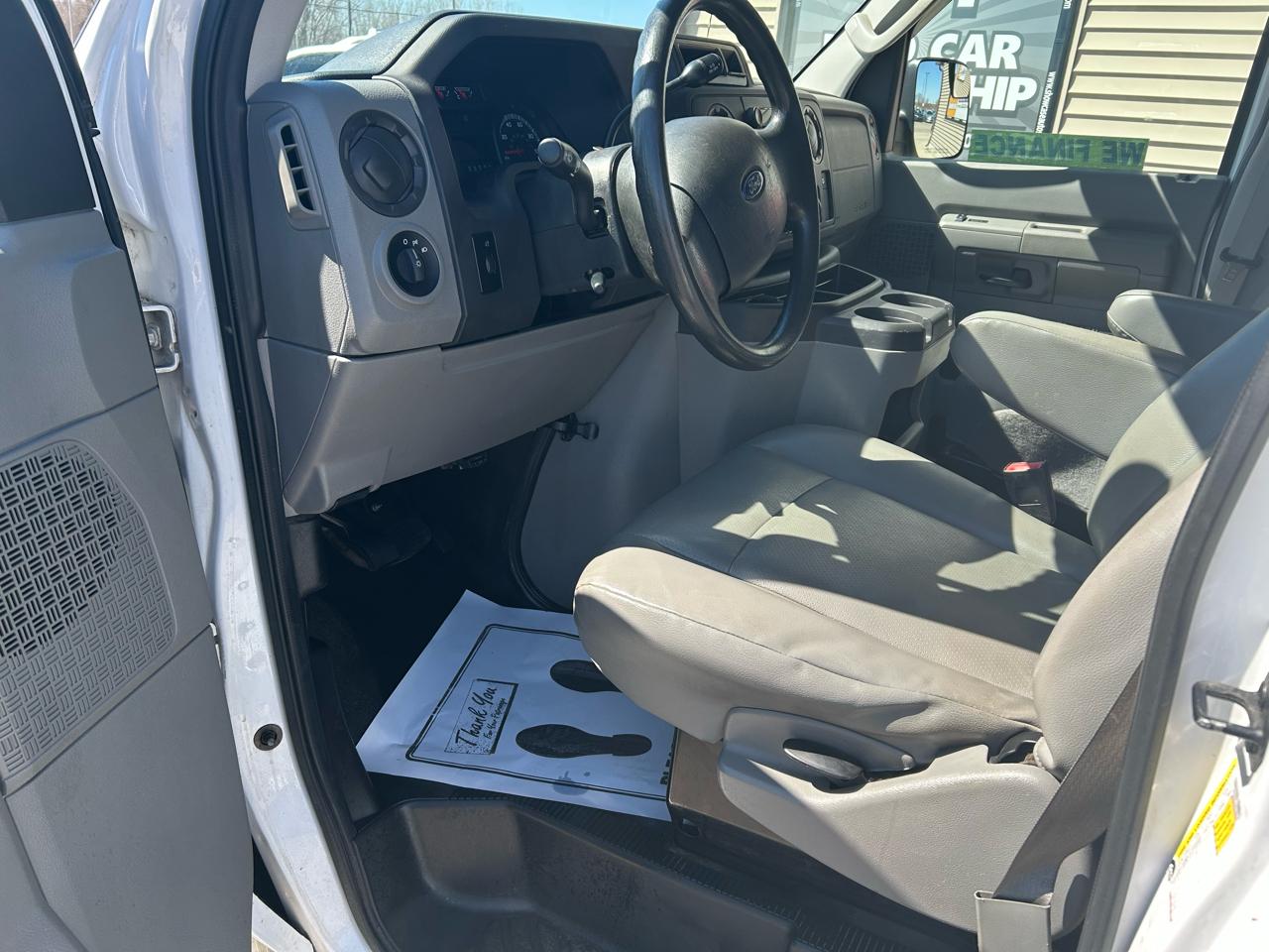 Ford Econoline E-250 2013