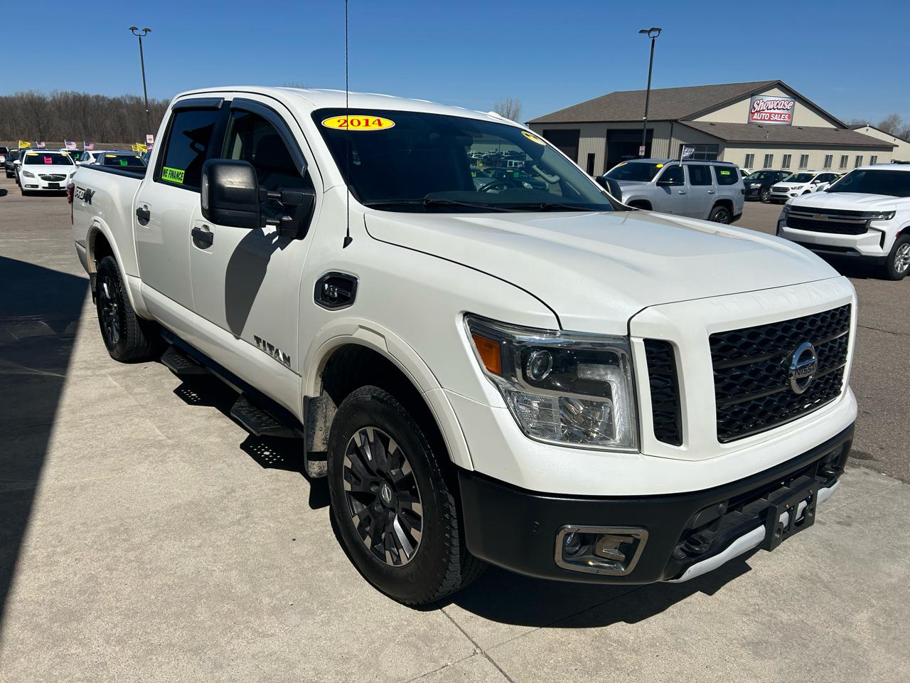 Nissan Titan Platinum Reserve Crew Cab 4WD 2017