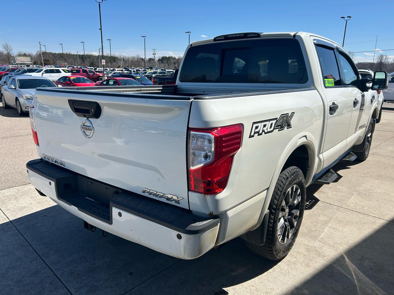 Nissan Titan Platinum Reserve Crew Cab 4WD 2017