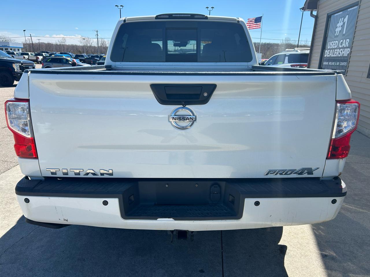 Nissan Titan Platinum Reserve Crew Cab 4WD 2017