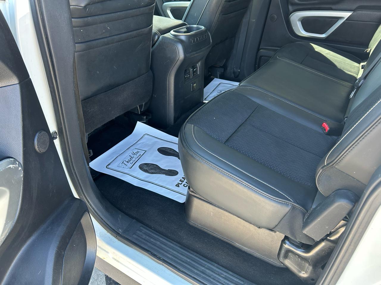 Nissan Titan Platinum Reserve Crew Cab 4WD 2017