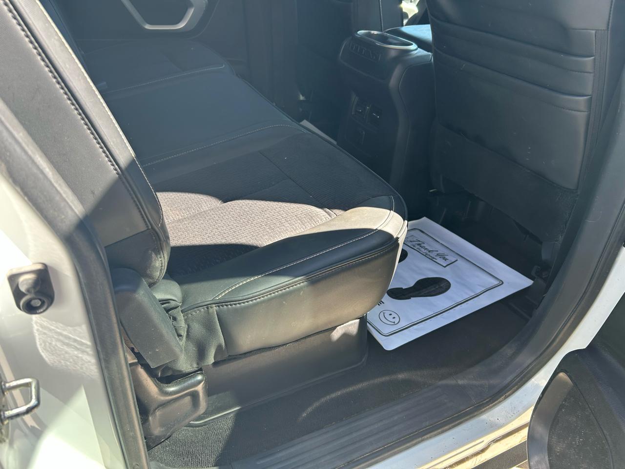 Nissan Titan Platinum Reserve Crew Cab 4WD 2017