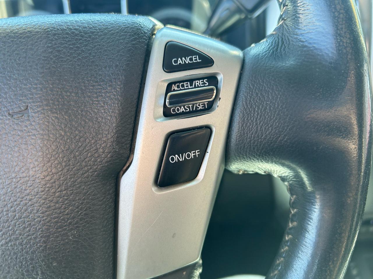 Nissan Titan Platinum Reserve Crew Cab 4WD 2017