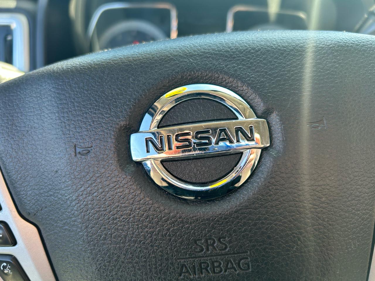 Nissan Titan Platinum Reserve Crew Cab 4WD 2017