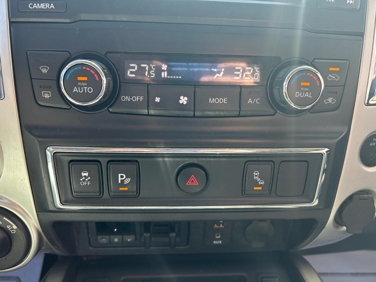 Nissan Titan Platinum Reserve Crew Cab 4WD 2017