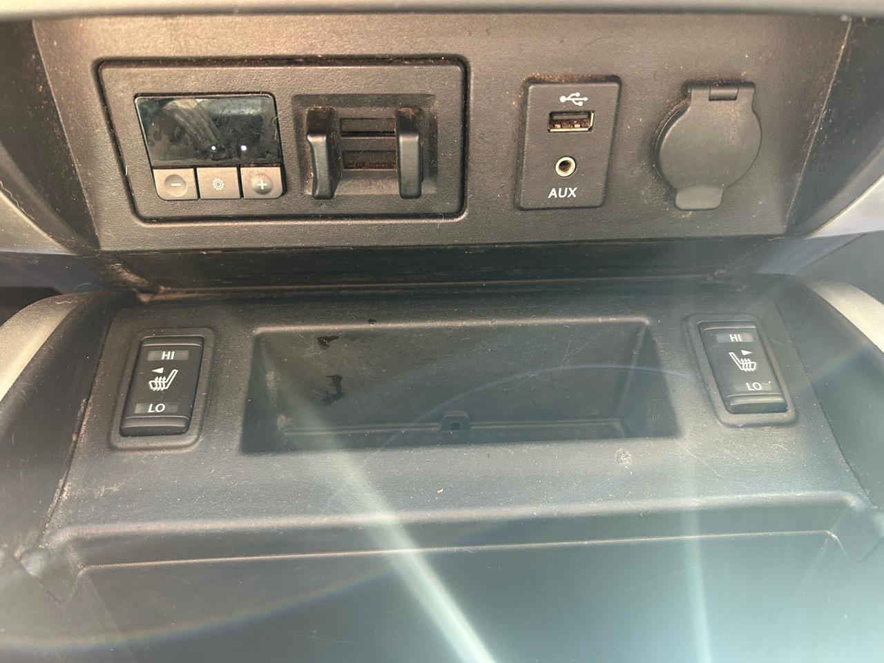 Nissan Titan Platinum Reserve Crew Cab 4WD 2017