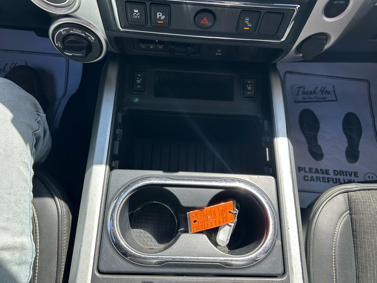 Nissan Titan Platinum Reserve Crew Cab 4WD 2017