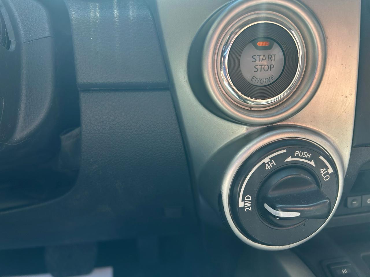 Nissan Titan Platinum Reserve Crew Cab 4WD 2017