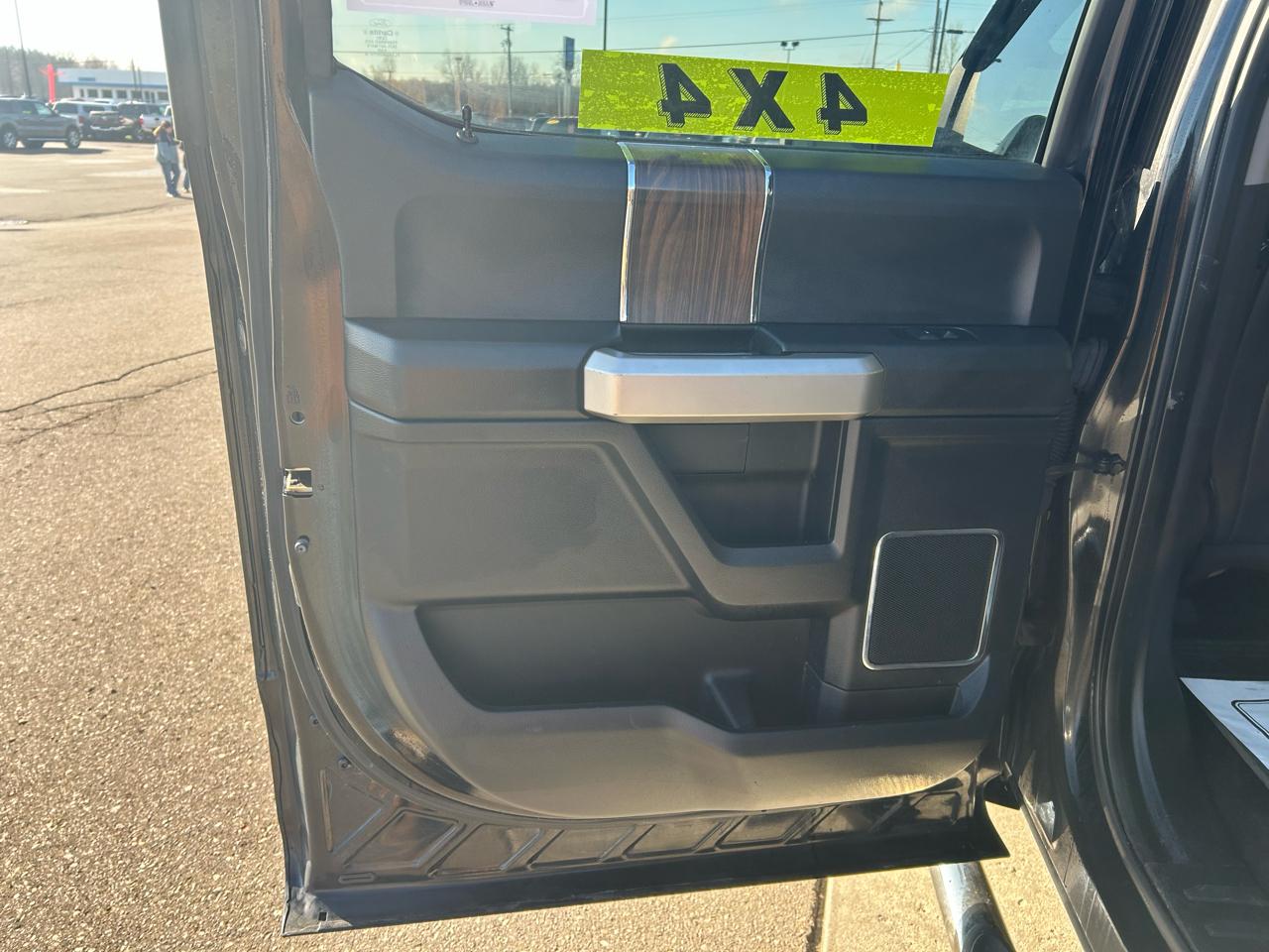 Ford F-150 Lariat SuperCrew 5.5-ft. Bed 4WD 2016