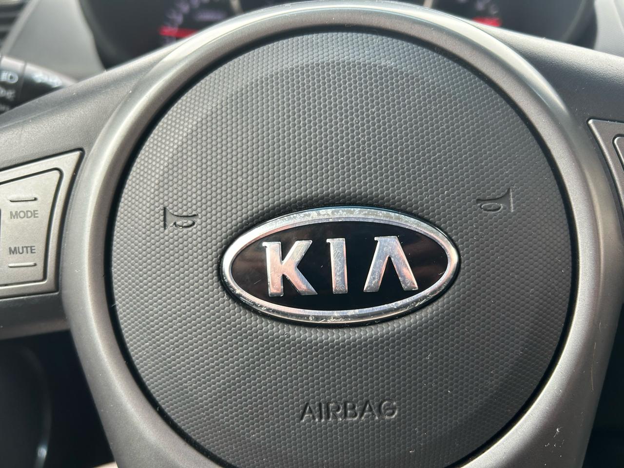 Kia Soul + 2010