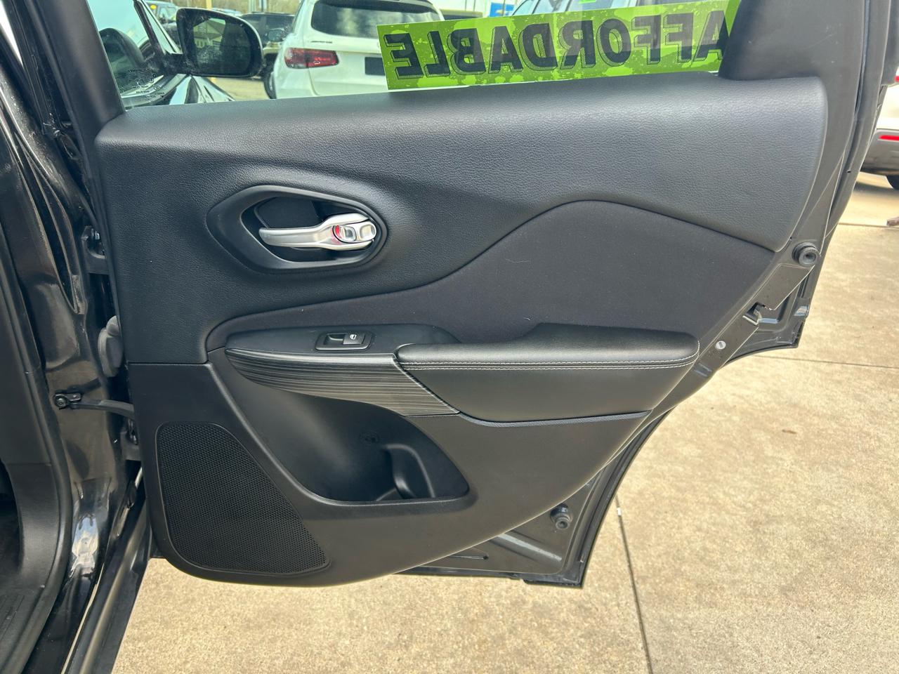 Jeep Cherokee Sport FWD 2015