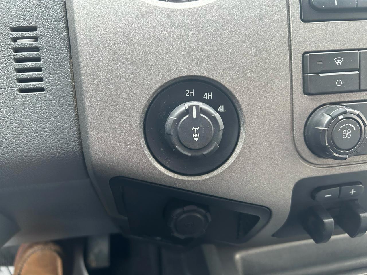 Ford F-350 SD XLT SuperCab Long Bed 4WD 2011