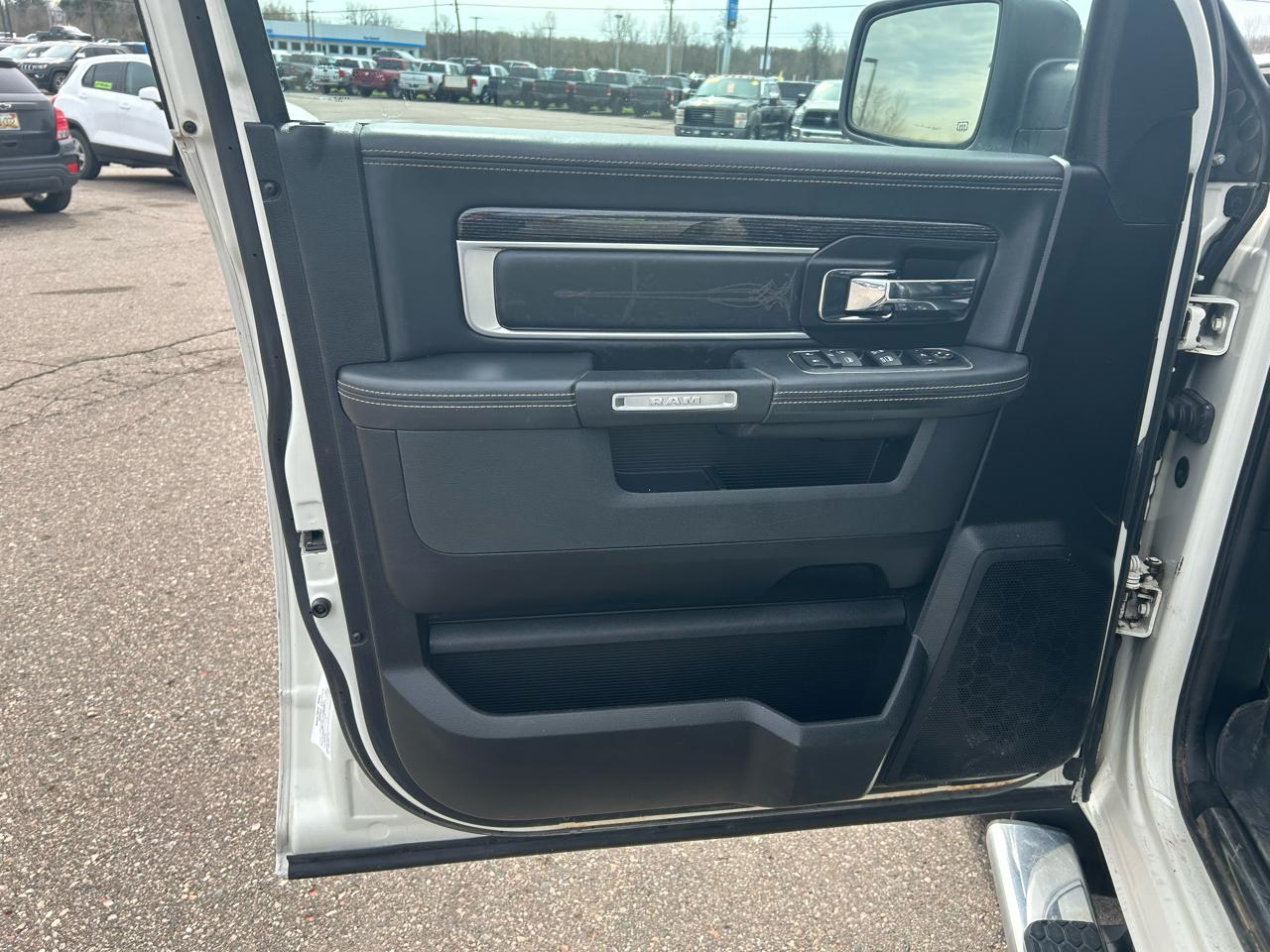 RAM 1500 Longhorn Crew Cab SWB 4WD 2016