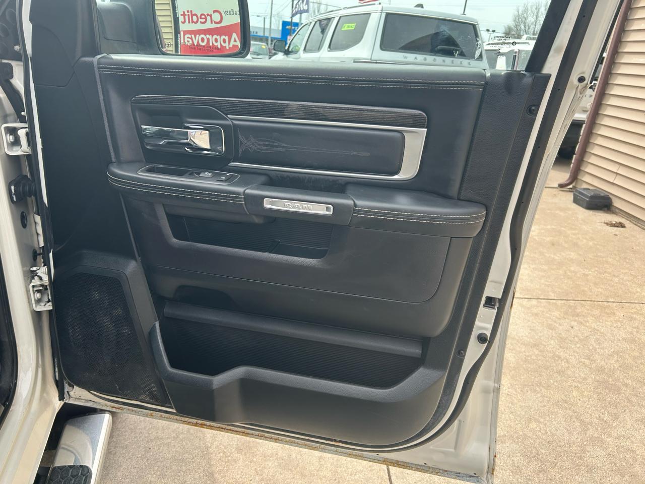 RAM 1500 Longhorn Crew Cab SWB 4WD 2016