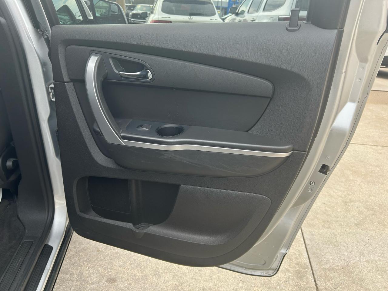 GMC Acadia SLE AWD 2010