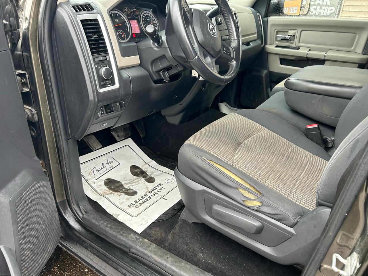 RAM 1500 SLT Quad Cab 4WD 2012