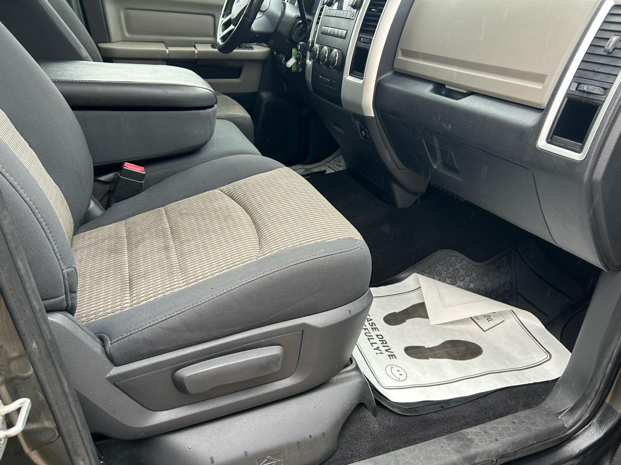 RAM 1500 SLT Quad Cab 4WD 2012