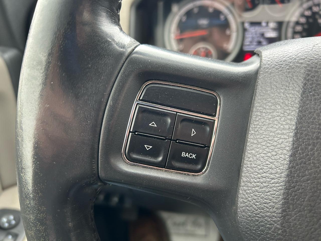 RAM 1500 SLT Quad Cab 4WD 2012