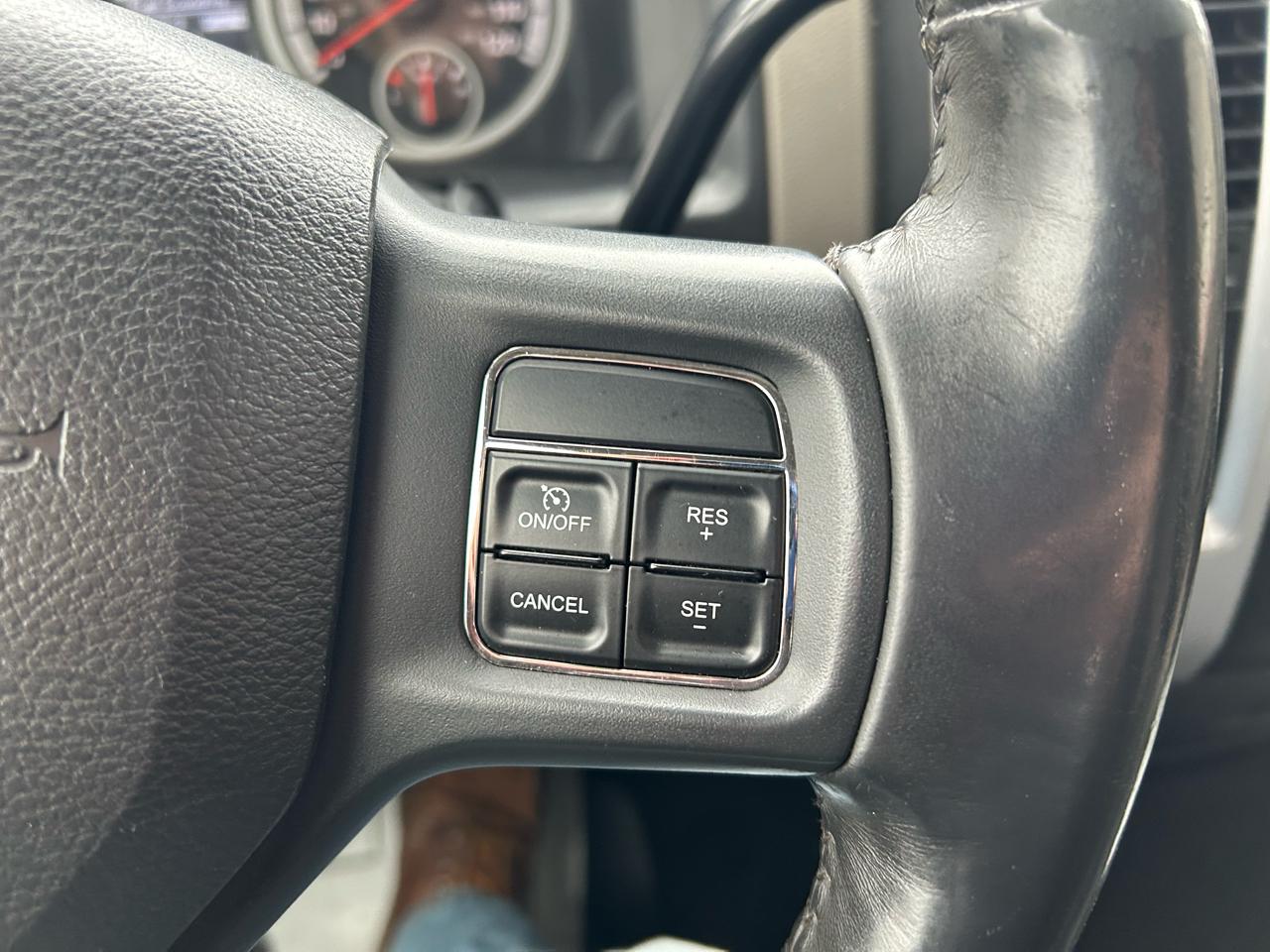 RAM 1500 SLT Quad Cab 4WD 2012