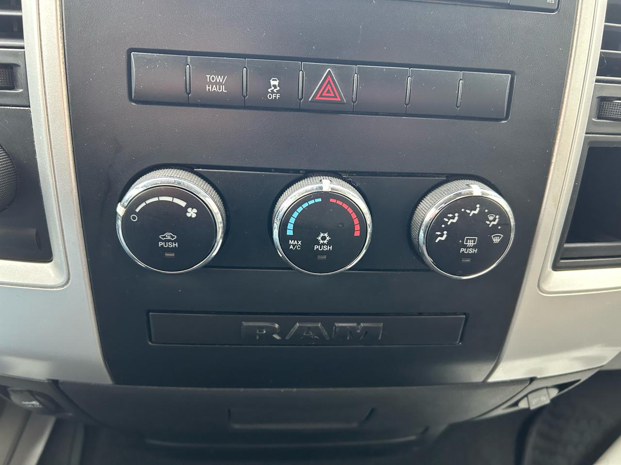 RAM 1500 SLT Quad Cab 4WD 2012