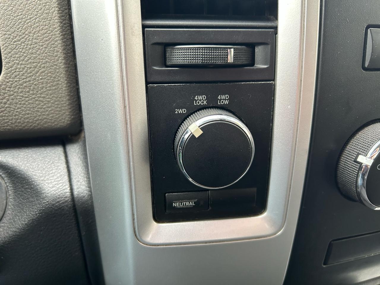 RAM 1500 SLT Quad Cab 4WD 2012