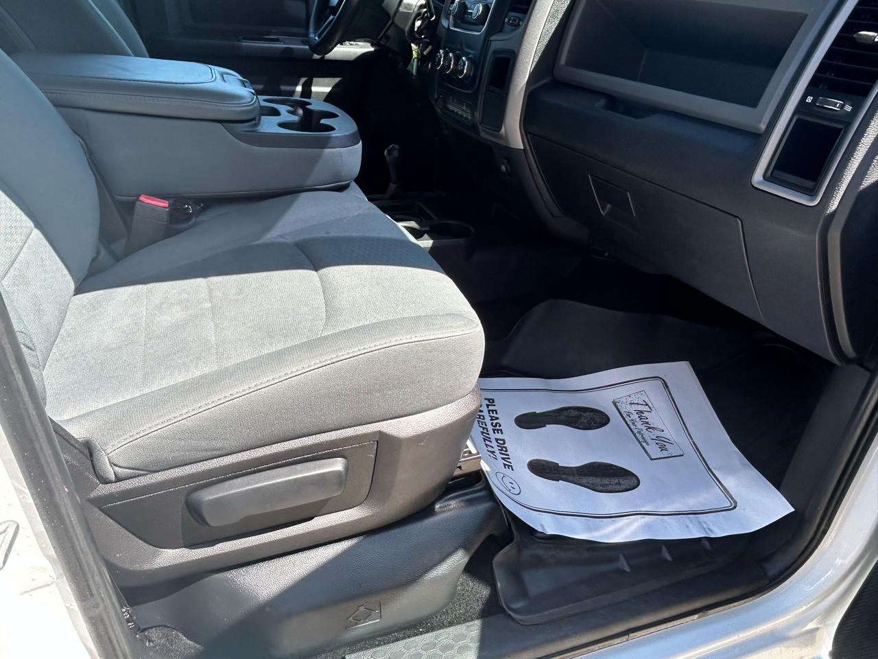 RAM 3500 Tradesman Crew Cab 4WD 2016