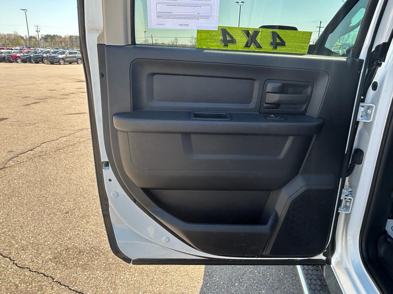 RAM 3500 Tradesman Crew Cab 4WD 2016