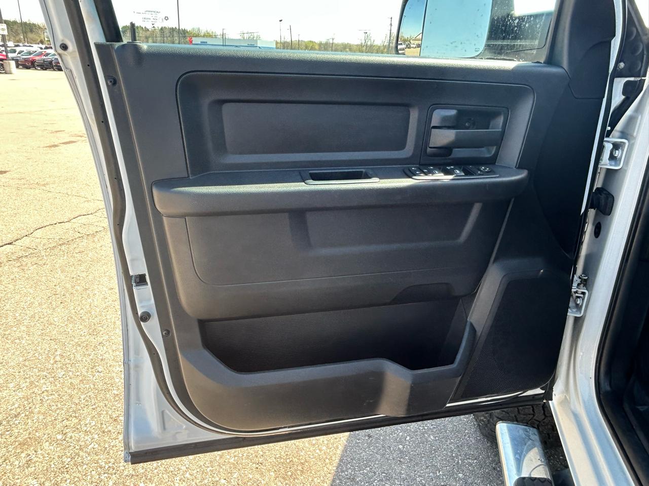 RAM 3500 Tradesman Crew Cab 4WD 2016