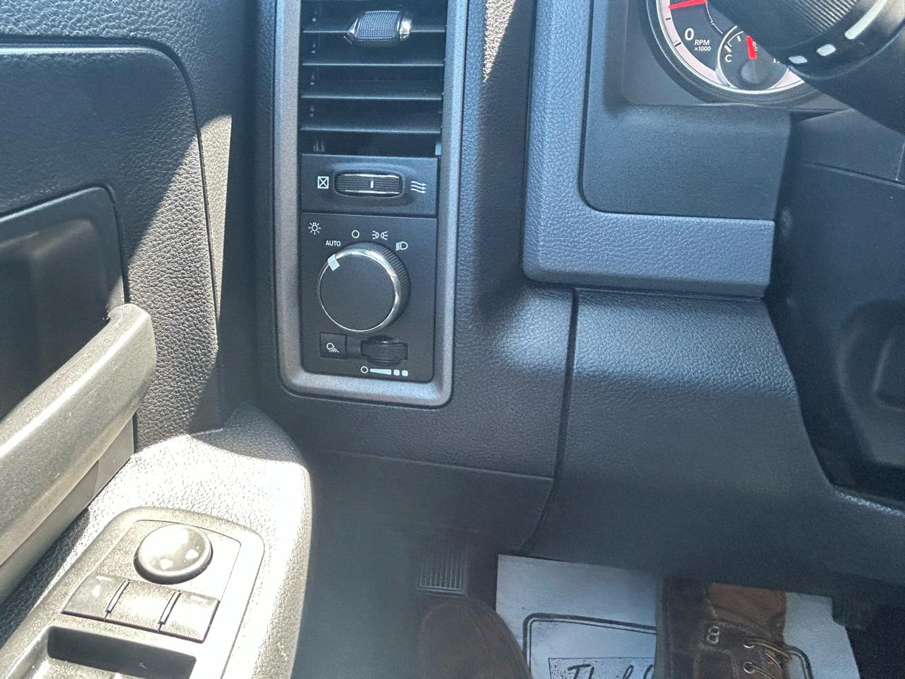 RAM 3500 Tradesman Crew Cab 4WD 2016