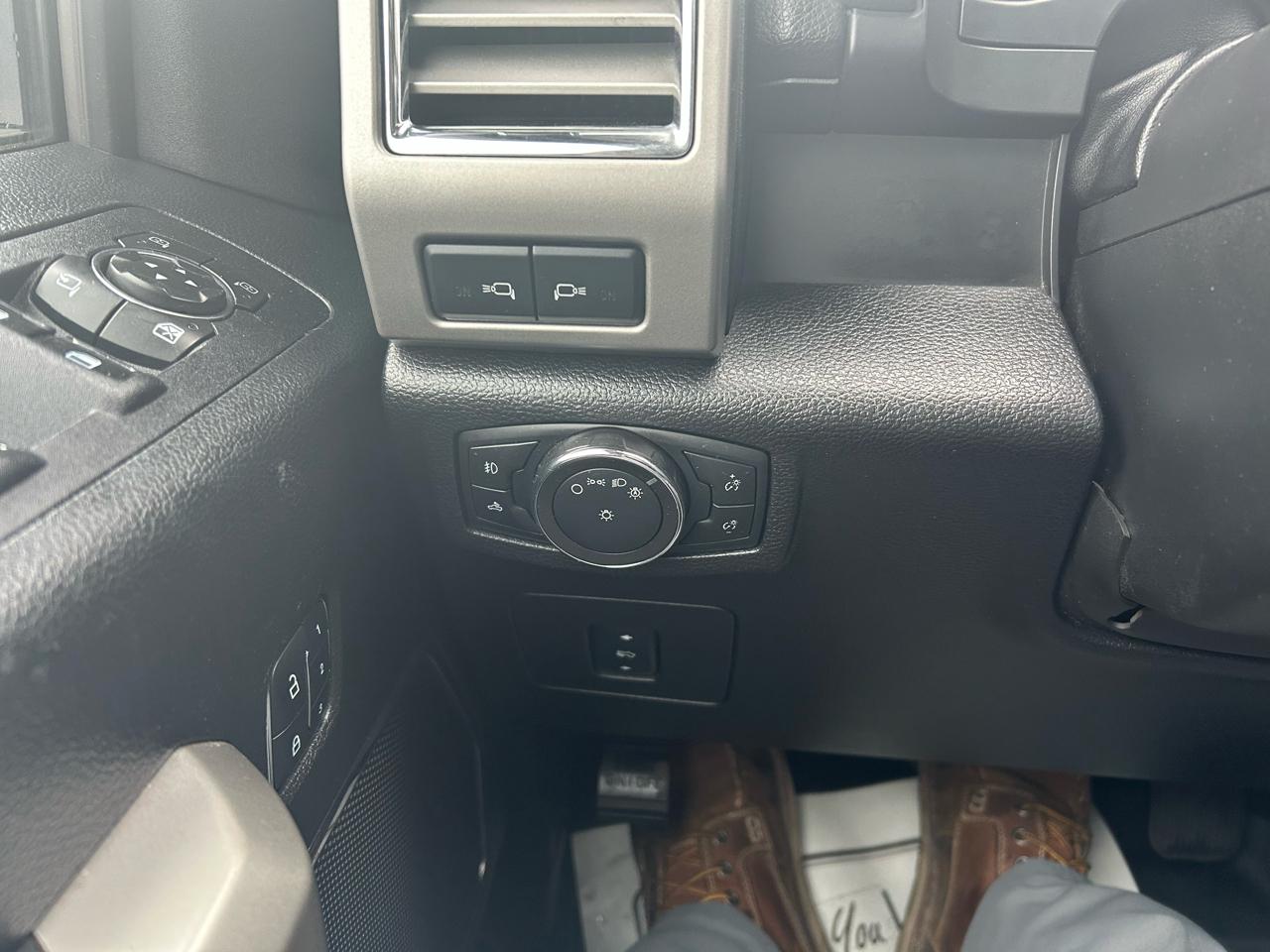 Ford F-150 Lariat SuperCrew 5.5-ft. Bed 4WD 2016