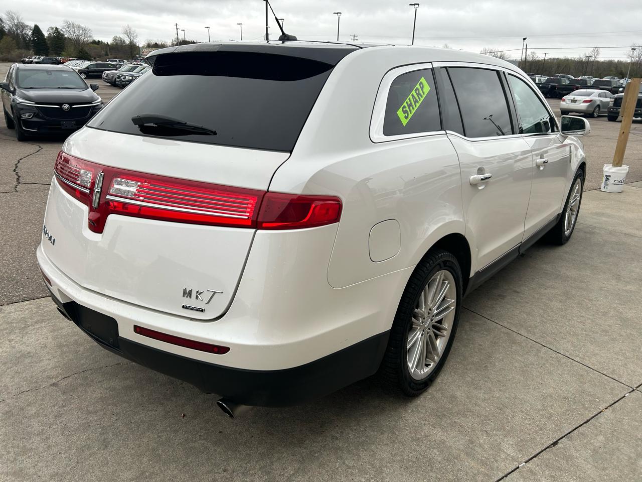 Lincoln MKT 3.5L with EcoBoost AWD 2015