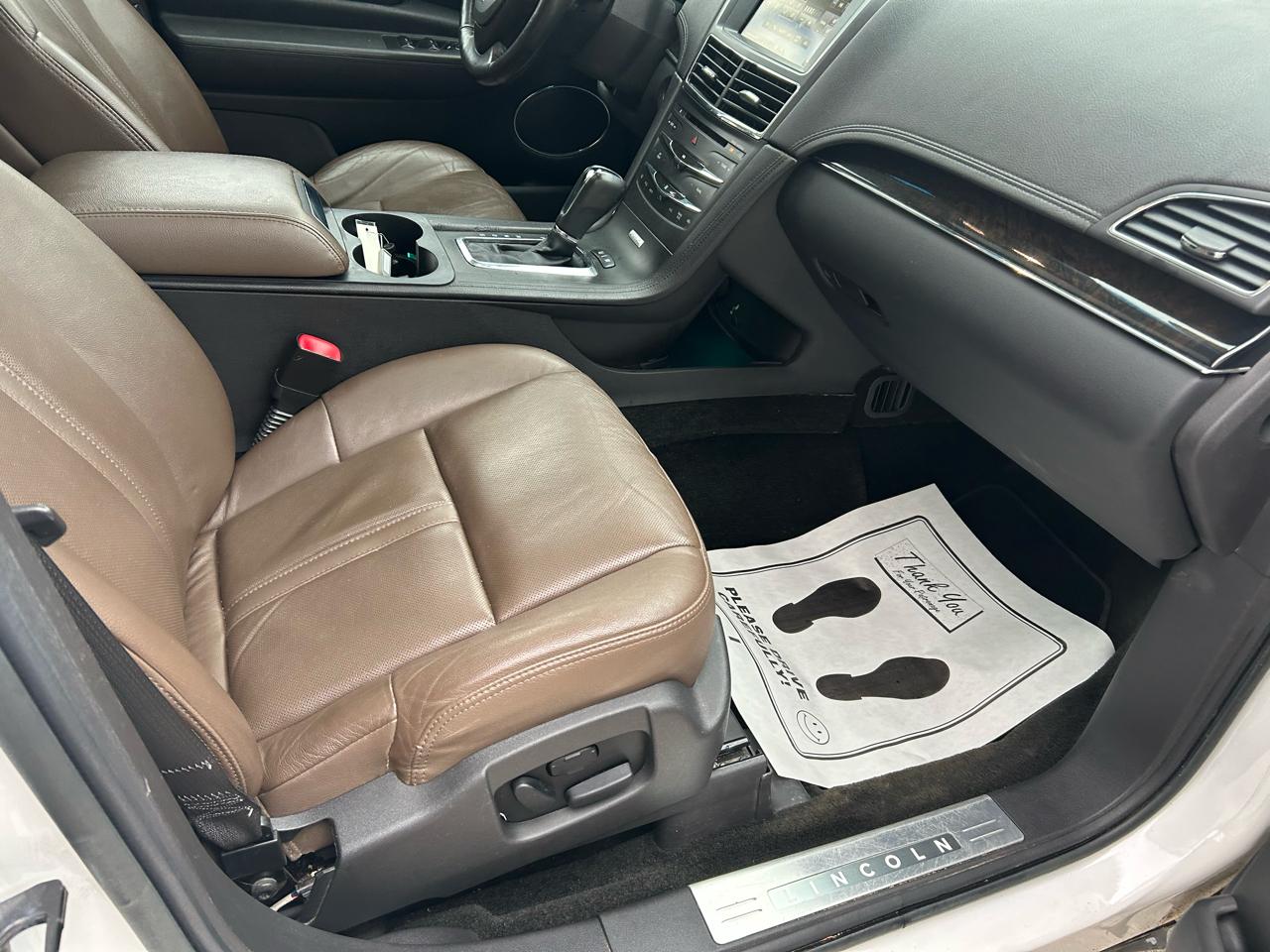 Lincoln MKT 3.5L with EcoBoost AWD 2015