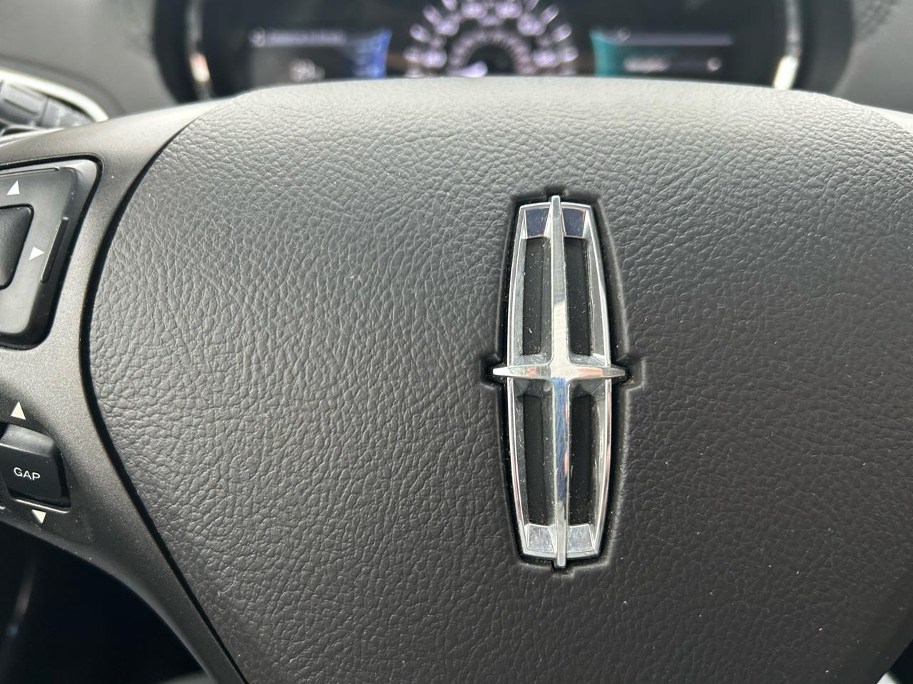 Lincoln MKT 3.5L with EcoBoost AWD 2015