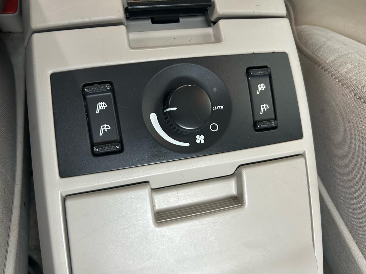 Chrysler Pacifica Limited FWD 2007