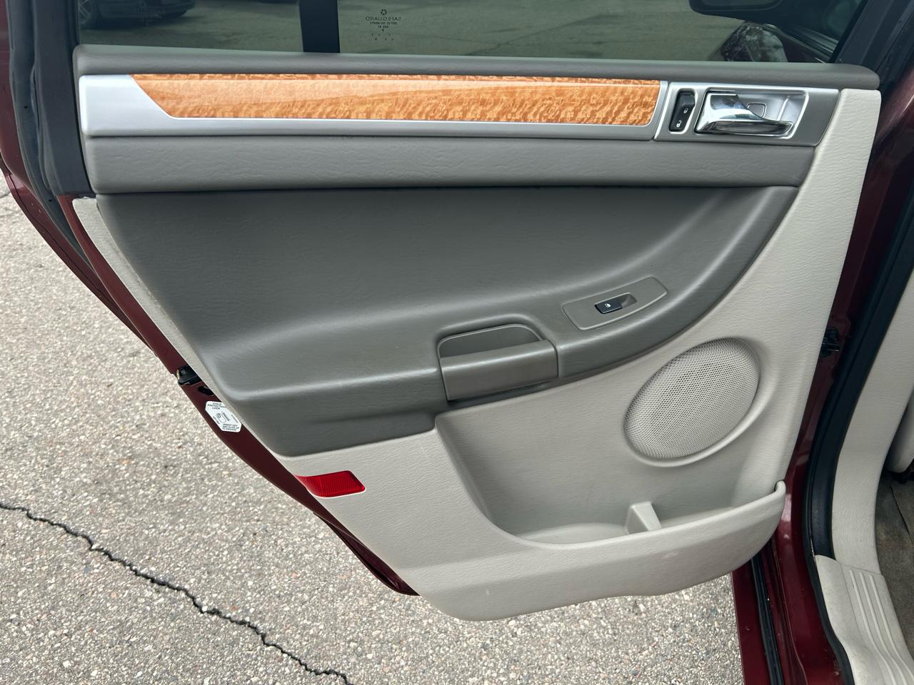 Chrysler Pacifica Limited FWD 2007