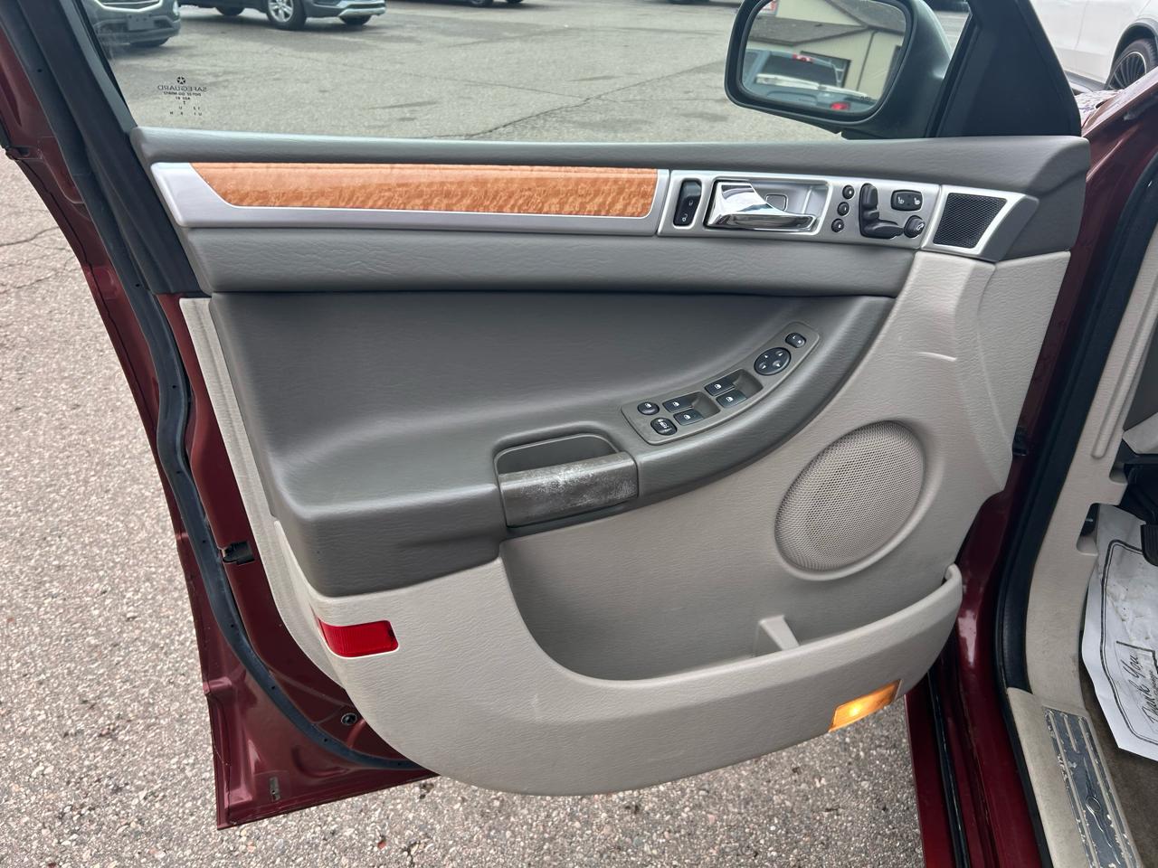 Chrysler Pacifica Limited FWD 2007