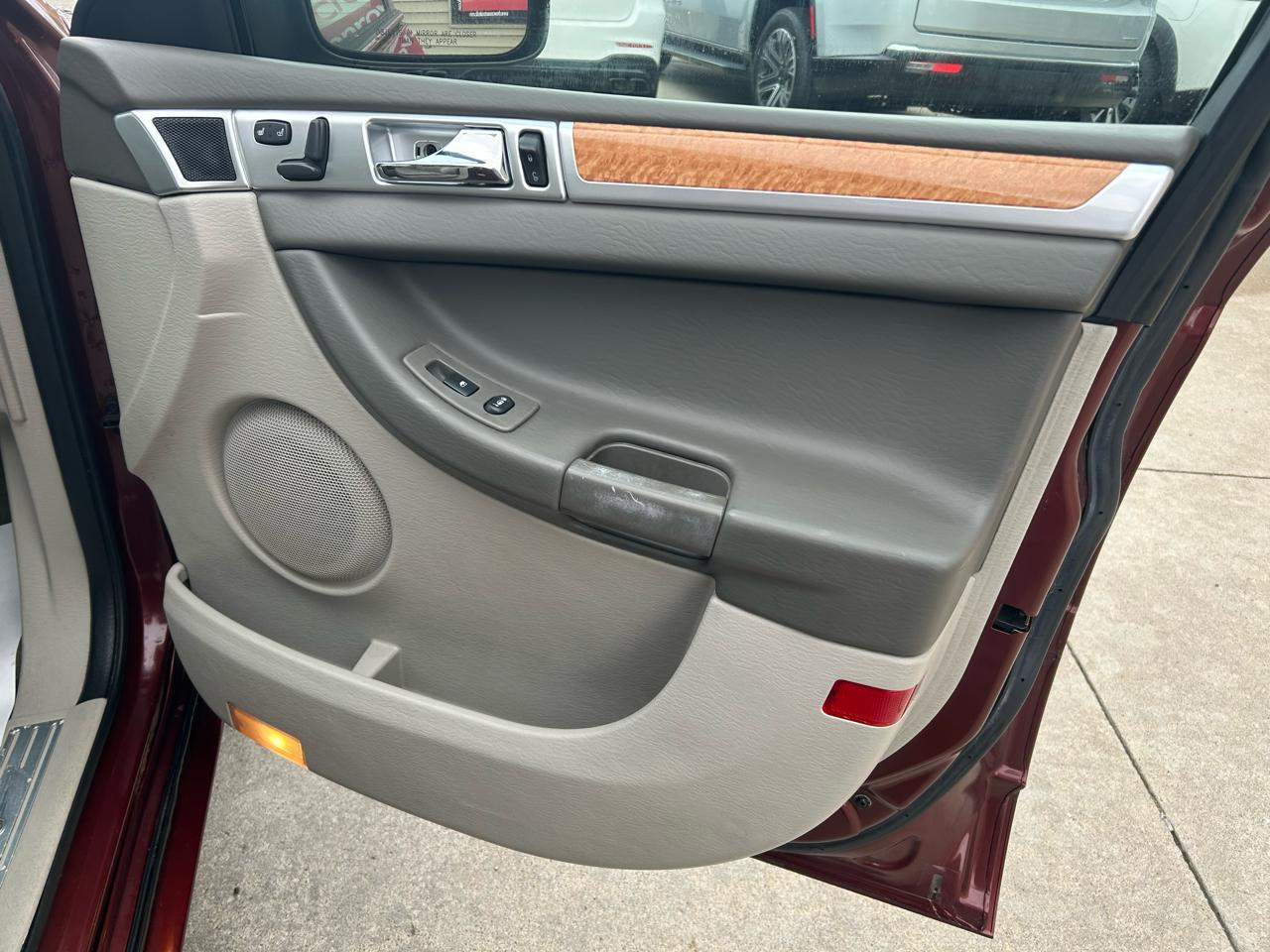 Chrysler Pacifica Limited FWD 2007