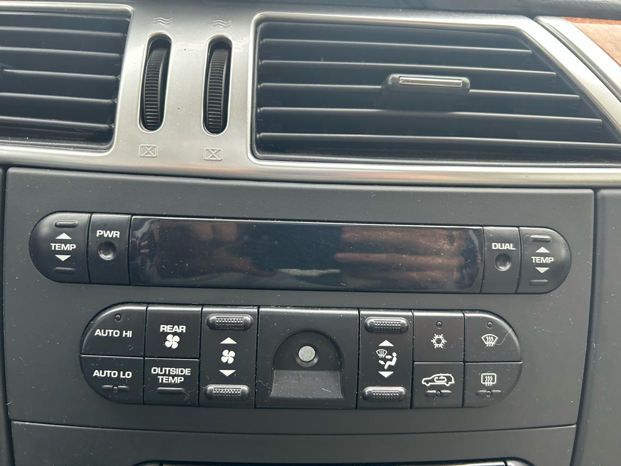 Chrysler Pacifica Limited FWD 2007