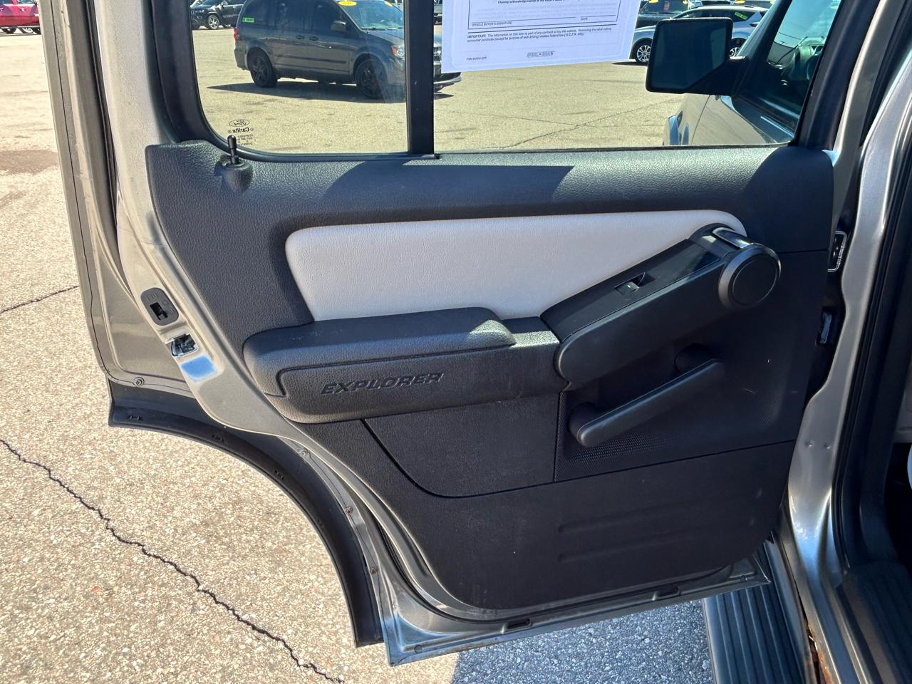 Ford Explorer XLT 4.0L 4WD 2008